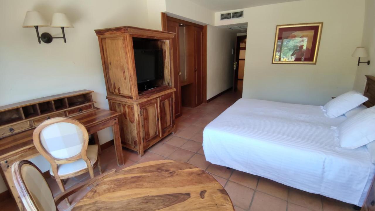 La Figuerola Hotel & Restaurant Vandellós Extérieur photo