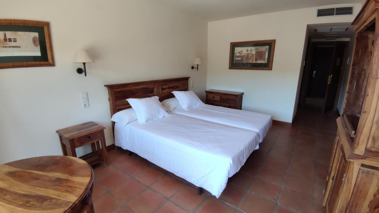 La Figuerola Hotel & Restaurant Vandellós Extérieur photo